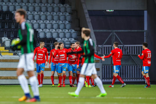 Nyköpings spelare jublar efter 1-1