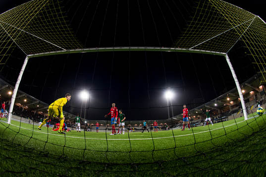 GAIS Edin Hamidovic skjuter 4-3 bakom Nyköpings målvakt