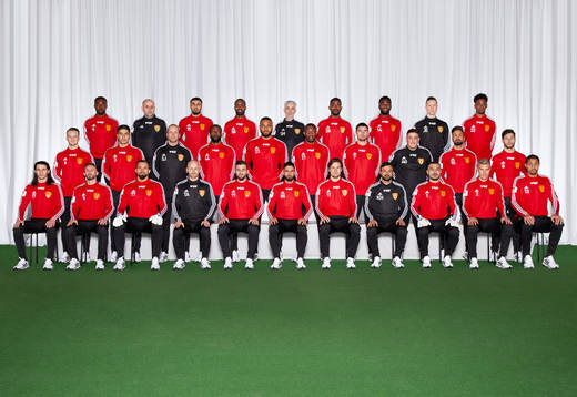  Success Nwosu, lagledare Ercan Bisse, Jhab Naser, Ammar Ahmed, materialare Semir Hawsho, Beneyam Demente, Lumala Abdu. kiropraktor Jimmy Eriksson, Giovanni Hiwat. Mittenledet från vänster: Noi Olafsson, Jonathan Gursac, målvaktstränare Stefan Johansson, Abdel Diarra, Patrick Dyrestam, Dwayne Miller, Steeven Ribery, tränare Armando Mourad, Georg Makdesie, Elias Durmaz. Sittande från vänster: Stefan Ilic, Andrew Stadler, Dejan Garaca, tränare Tony Andersson, Mattias Genec, Isa Demir, Sebastian Rajalakso, huvudtränare Kuorosh Hatami, Abud Keriakes, Martin Falkeborn, Mathias Ranegie.