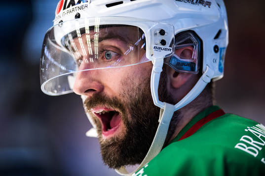 Rögles Taylor Matson  reagerar