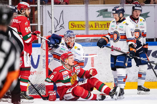 Växjös målvakt Viktor Andrén och Julius Junttila och