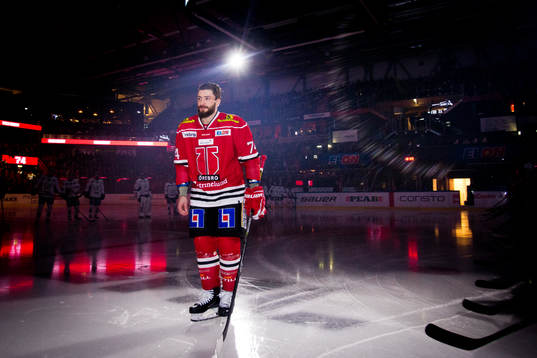 Örebros Nick Ebert får pris av fansen som MVP