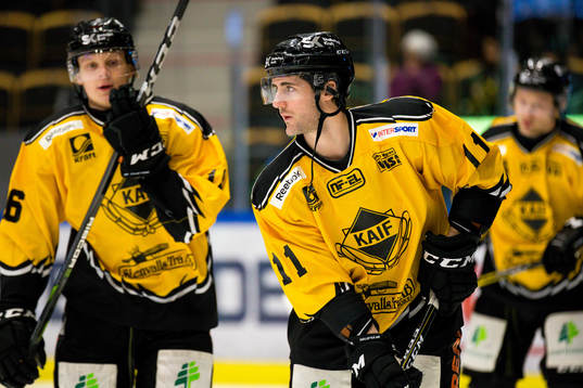 Skellefteås Bud Holloway  i Kågedalens AIF's matchtröjor