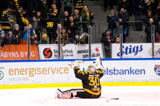 Skellefteås målvakt Gustaf Lindvall håller nollan