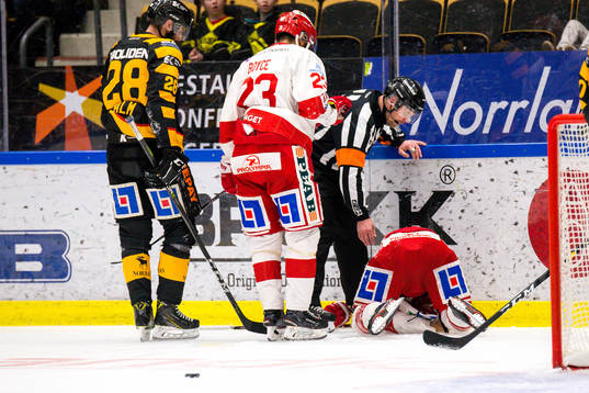 Timrås Emil Berglund får ont