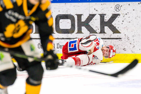 Timrås Emil Berglund får ont