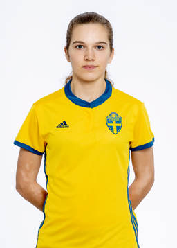 Evelina Pettersson i F16/03-landslaget poserar för ett porträtt den 7 mars 2019 i Göteborg.

