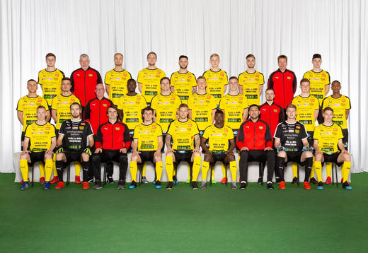  Joel Nilsson, materialförvaltare Jan Hallberg, Viktor Gustavsson, Andreas Birgersson, Mohanad Jeahze, Hampus Holgersson, Amer Eriksson Ibragic, målvaktstränare Benny Johansson, Felix Konstandeliasz. Mittenledet från vänster: Adi Terzic, Pavle Vagic, lagledare Ronny Ryberg, Mohammed Mbye, Jakob Bergström, Òttar Magnusson Karlsson, Jakob Ottosson, naprapat Albin Pålsson, Philip Persson, Omar Dhampa. Sittande från vänster: Gisli Eyjòlfsson, Carl-Johan Eriksson, tränare Milos Milojevic, Jesper Gustavsson, David Löfqvist, Bubacarr Jobe, assisterande tränare Juan Robledo, Jesper Johansson, Taylor Silverholt.