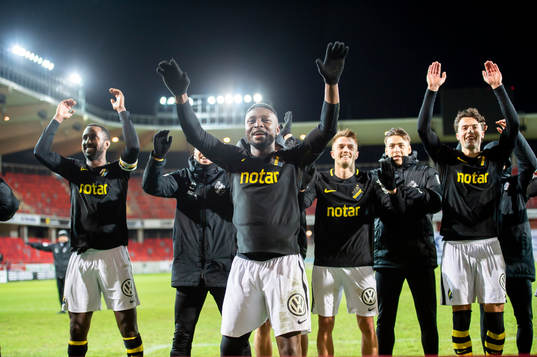 s Chinedu Ogbuke Obasi jublar