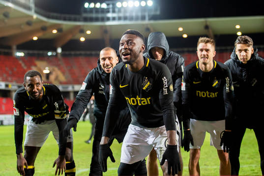 s Chinedu Ogbuke Obasi jublar