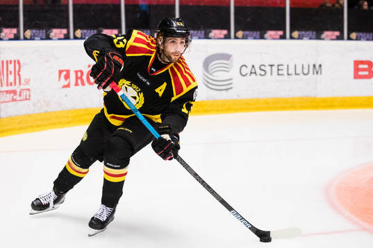 Brynäs Ryan Gunderson med pucken
