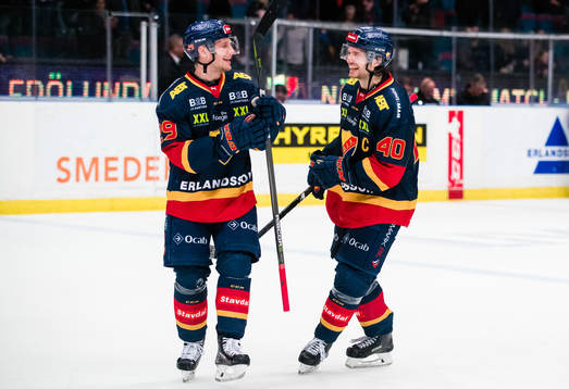 Djurgårdens Sebastian Strandberg jublar med Jacob Josefson