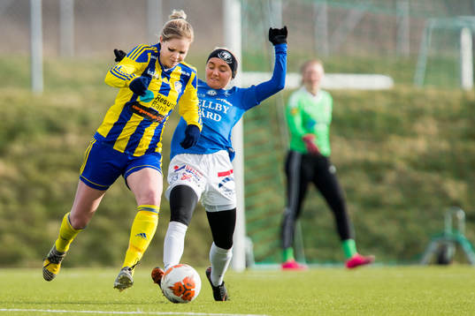 Eskilsminnes Josefine Norberg och Trelleborgs Sally Le Grand 