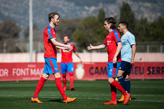 Helsingborgs Rasmus Jönsson jublar med Max Svensson