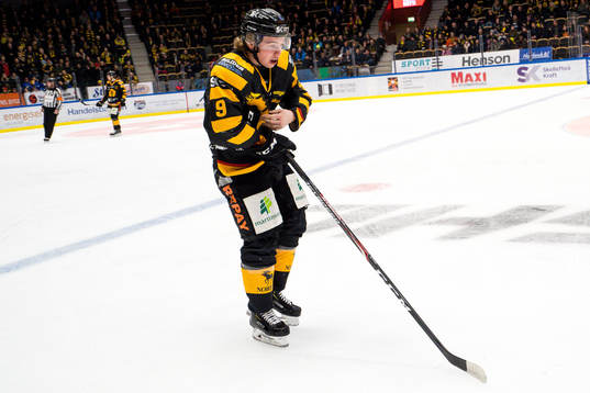 Skellefteås Tim Söderlund utgick skadad