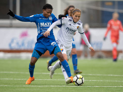 Djurgårdens Irma Helin och Eskilstunas Ayinde Halimatu