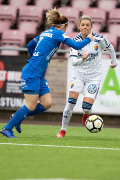 Djurgårdens Olivia Schough och Eskilstunas Petra Johansson