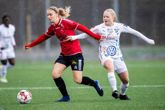 Limhamn Bunkeflos Amanda Kander jagas av Kalmars Wilma