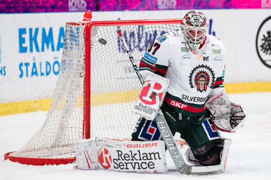 Frölundas målvakt Johan Gustafsson släpper in 1-1