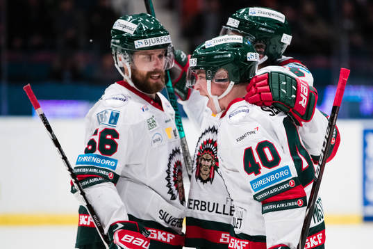 Frölundas Joel Mustonen (h) jublar