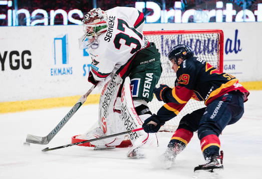 Frölundas målvakt Johan Gustafsson och Djurgårdens