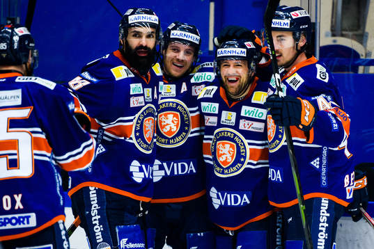 Växjös Nichlas Hardt jublar