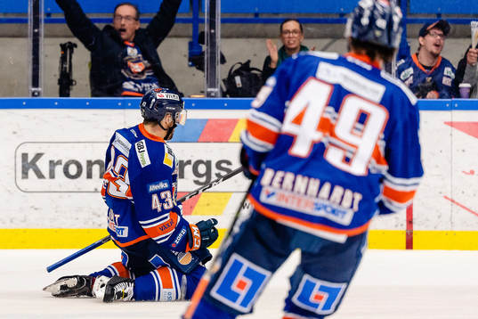 Växjös Nichlas Hardt jublar