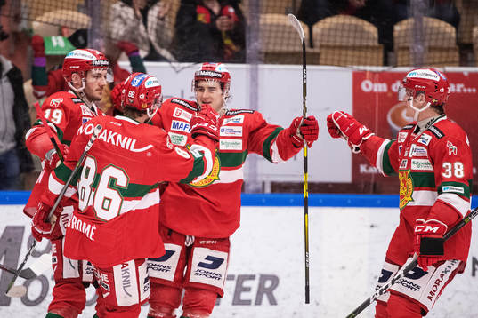 Moras Michael Haga jublar