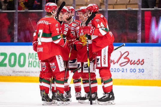 Moras Adam Massuhr jublar