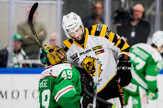 Rögles målvakt Justin Pogge och Skellefteås Bud Holloway