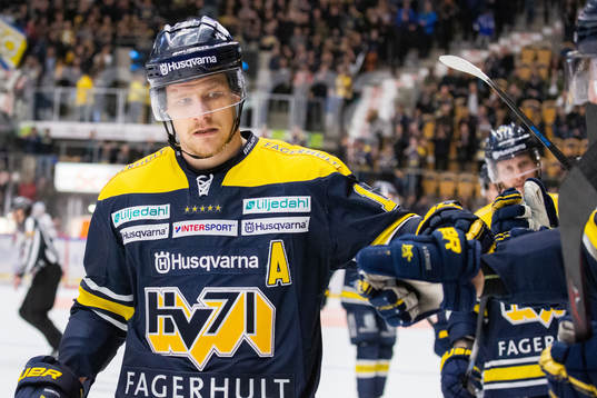 s Simon Önerud jublar