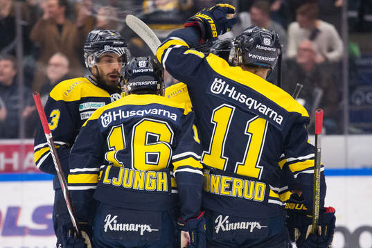 s Markus Ljungh och Simon Önerud jublar