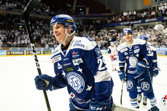 Leksands David Rundqvist  jublar