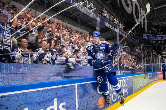 Leksands Martin Karlsson   jublar
