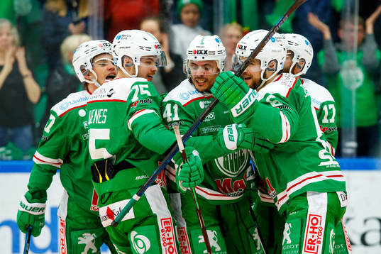 Rögles Daniel Widing jublar