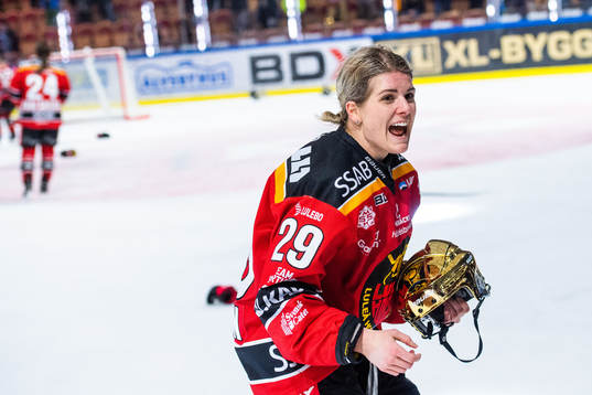 Luleås Emma Nordin jublar
