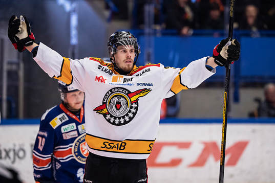 Luleås Emil Larsson jublar