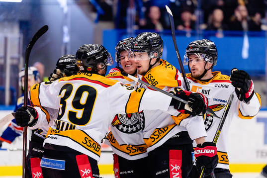 Luleås Emil Larsson jublar