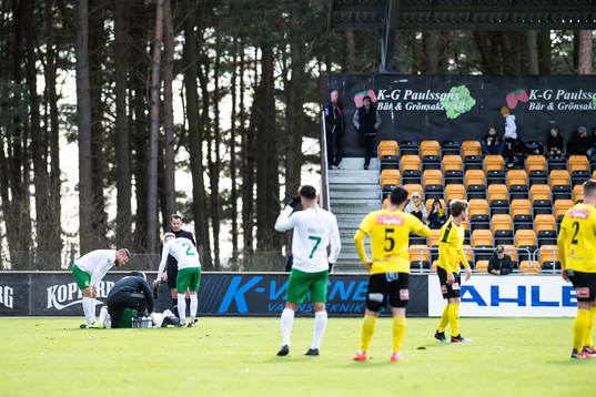 Hammarbys Nikola Djurdjic ligger på plan och har ont