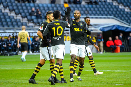 s Chinedu Ogbuke Obasi, Stefan Silva och Henok Goitom  jublar efter 1-0 under en träningsmatch i fotboll mellan AIK och Brommapojkarna den 24 mars 2019 i Stockholm