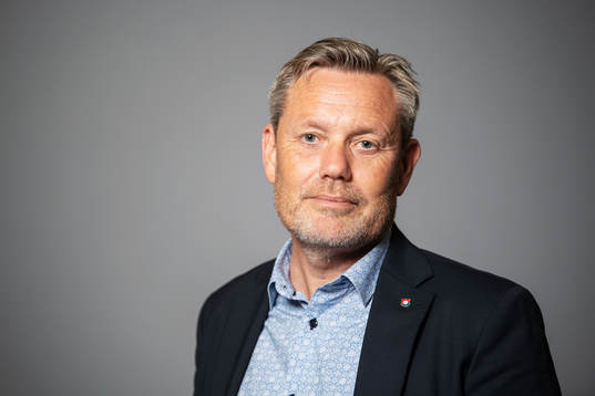 Örgrytes tränare Thomas Askebrand poserar för ett porträtt