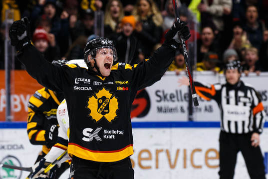 Skellefteås Mathis Olimb jublar