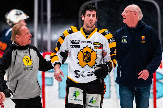 Skellefteås Bud Holloway lämnar isen