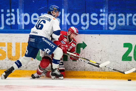 Leksands Daniel Gunnarsson och Moras Andrew Rowe