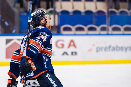 Växjös Brendan Shinnimin jublar