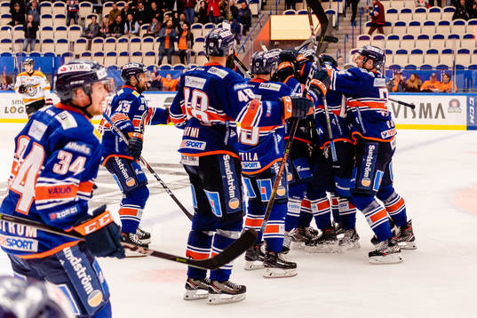 Växjös Brendan Shinnimin jublar