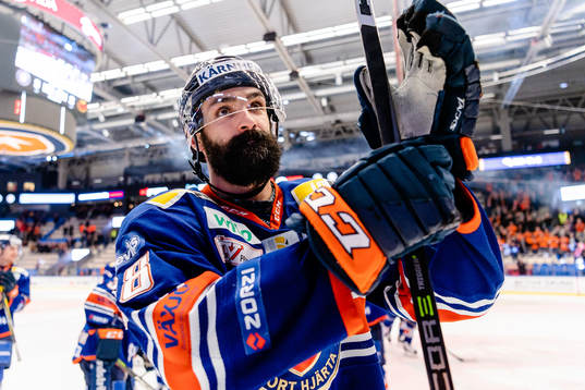 Växjös Daniel Rahimi jublar