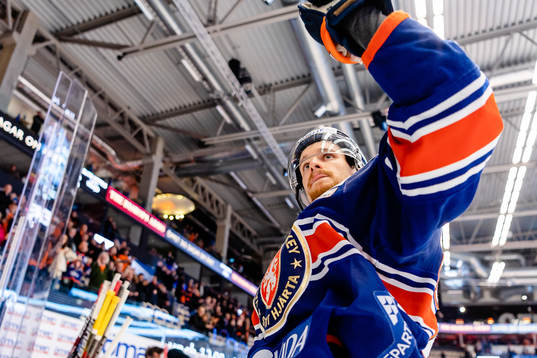 Växjös Brendan Shinnimin jublar