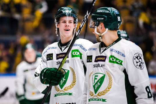 Färjestads Theodor Lennström jublar