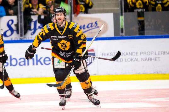 Skellefteås Bud Holloway jublar